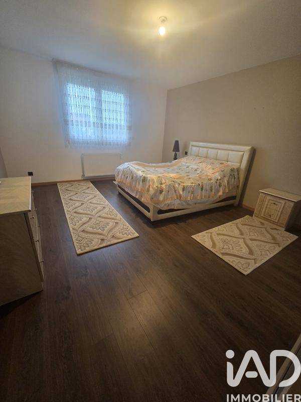 Maison - 220 m² - 7 pièces