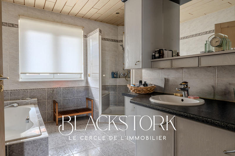 Maison - 170 m² - 5 pièces