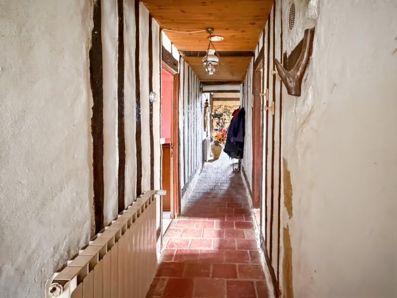 Maison traditionnelle - 250 m² - 9 pièces