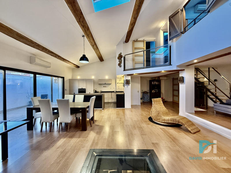 Maison - 204 m² - 4 pièces