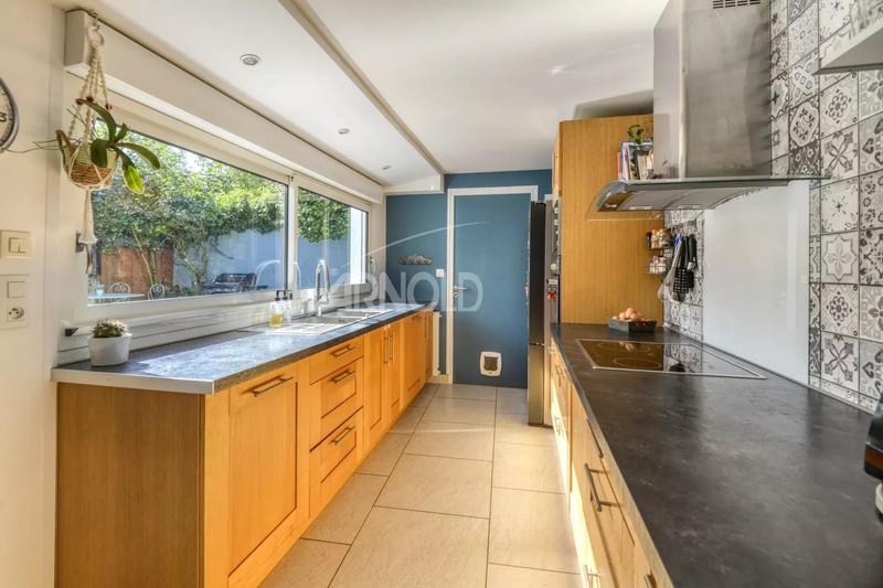 Maison - 111 m² - 6 pièces