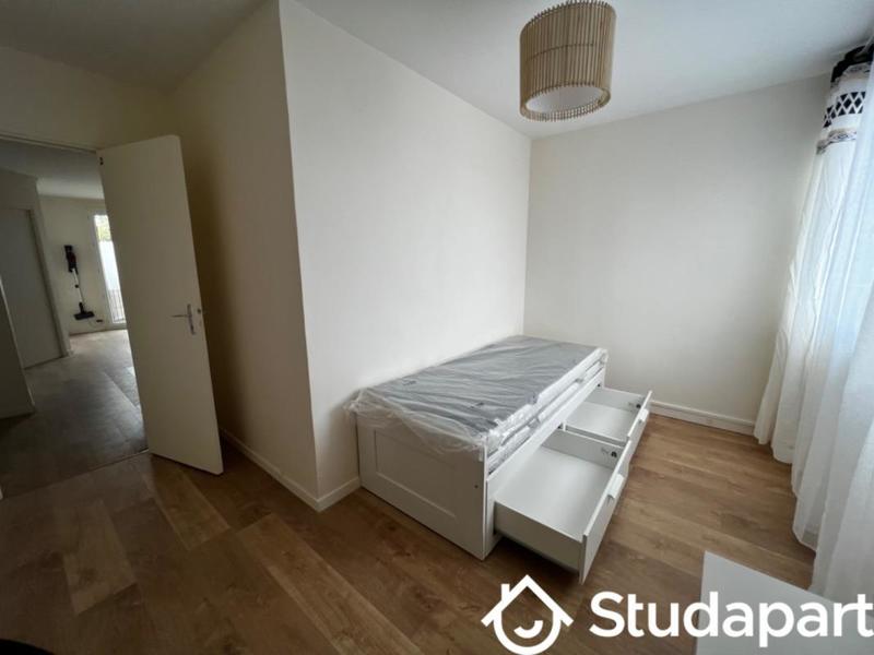 Chambre - 12 m² - 1 pièce