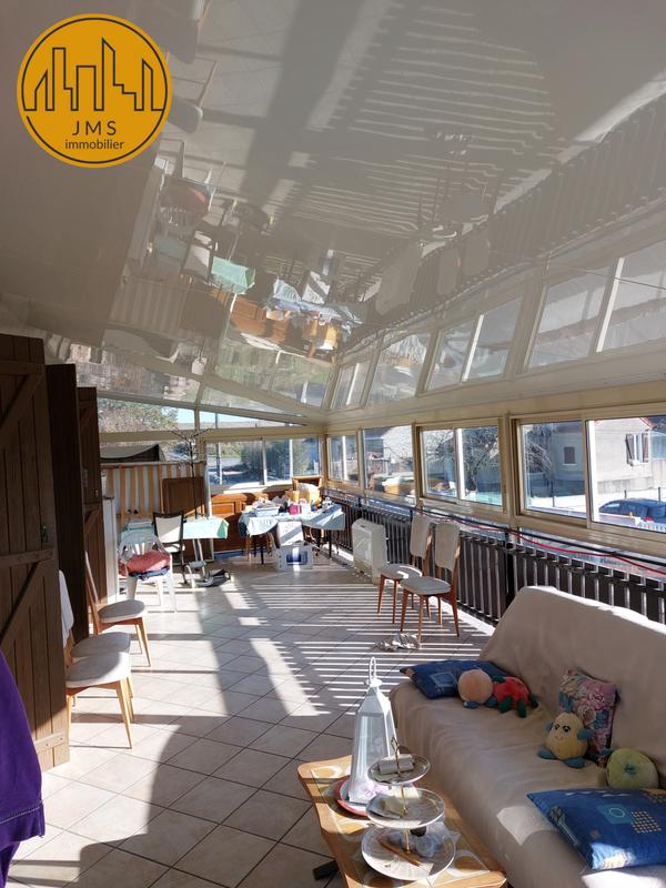 Maison - 210 m² - 7 pièces