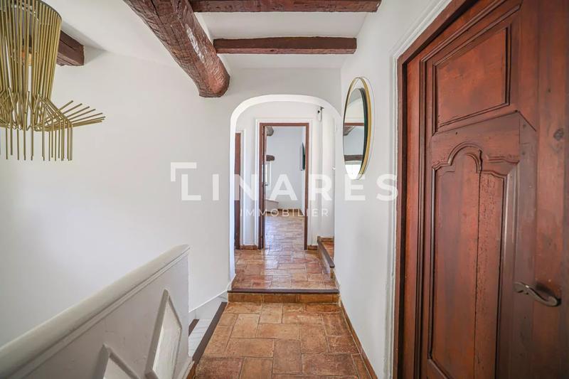 Villa - 300 m² - 9 pièces