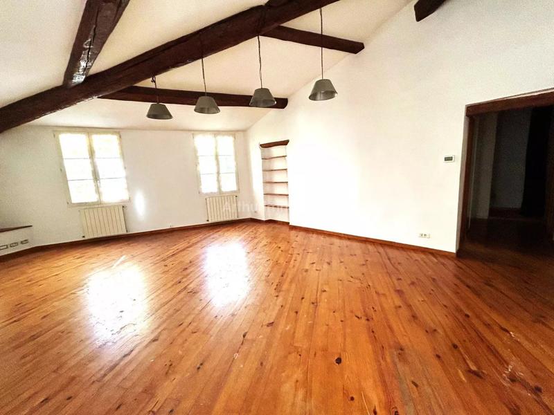 Appartement - 72 m² - 2 pièces