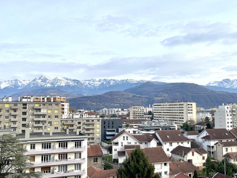 Appartement - 120 m² - 5 pièces