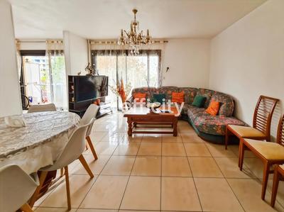 Appartement - 93 m² - 4 pièces