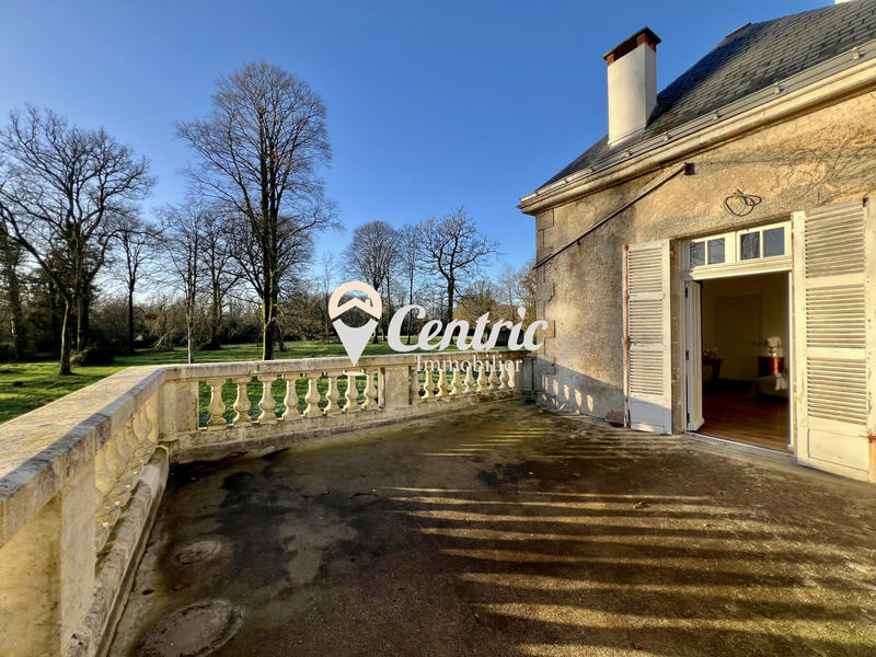 Château - 260 m² - 10 pièces