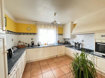 Maison - 236 m² - 5 pièces