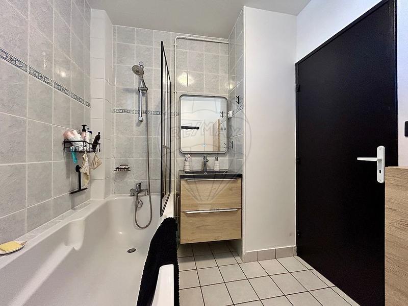 Appartement - 97 m² - 5 pièces