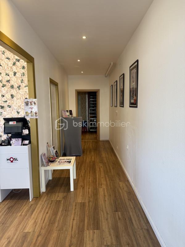 Local commercial - 135 m² - 4 pièces