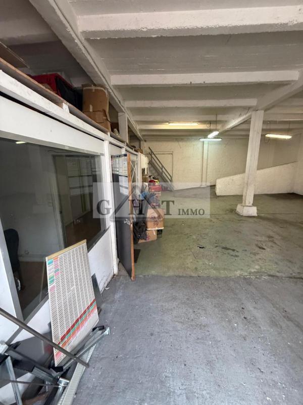 Entrepôt - 165 m²