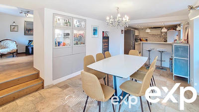 Maison traditionnelle - 192 m² - 7 pièces