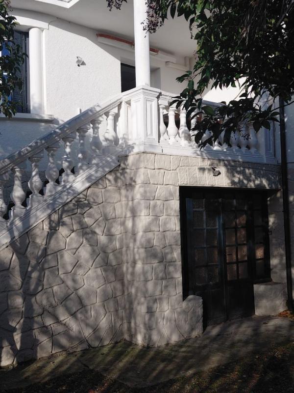 Maison - 198 m² - 8 pièces