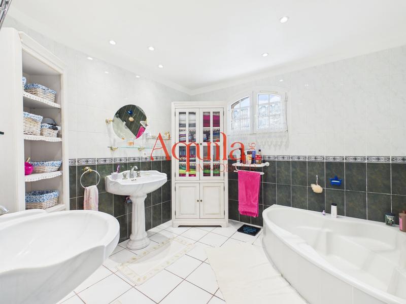 Villa - 188 m² - 7 pièces