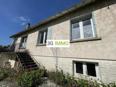 Maison - 240 m² - 8 pièces