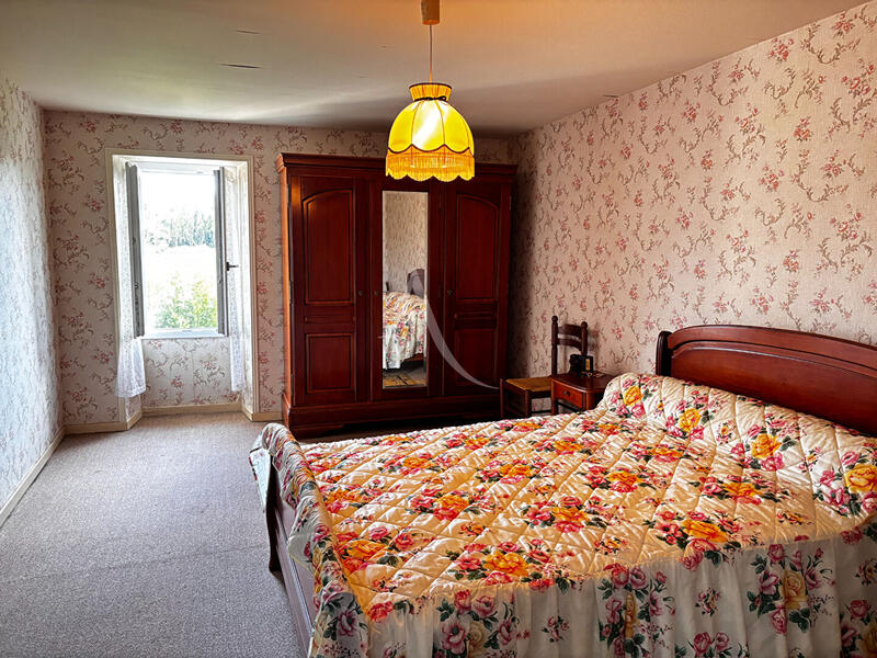 Maison - 110 m² - 11 pièces