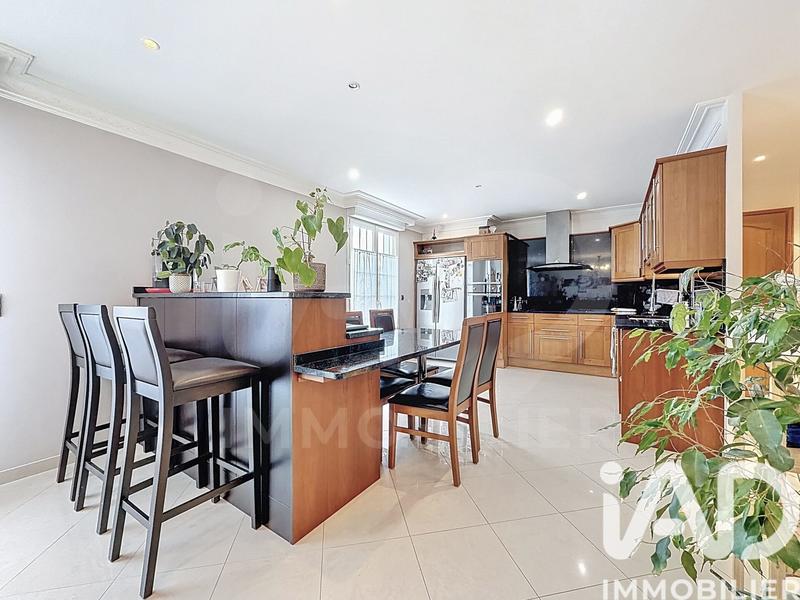 Maison - 190 m² - 7 pièces