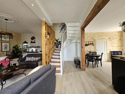 Maison traditionnelle - 134 m² - 6 pièces