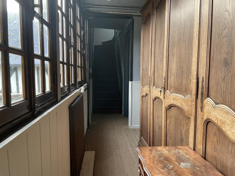 Maison - 750 m² - 18 pièces