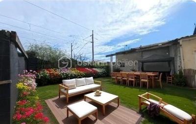 Maison - 90 m² - 6 pièces