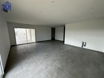 Maison - 96 m² - 5 pièces