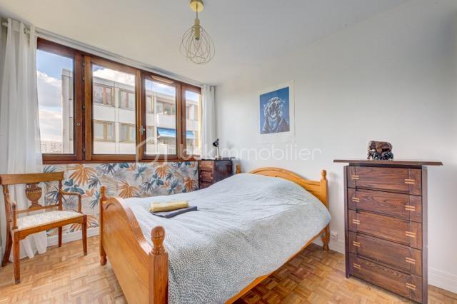 Appartement - 97 m² - 5 pièces