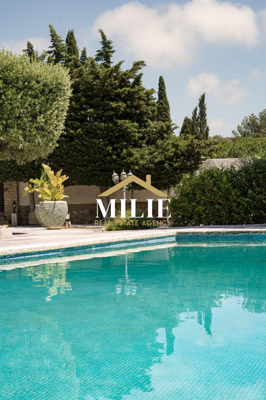 Villa - 350 m² - 8 pièces