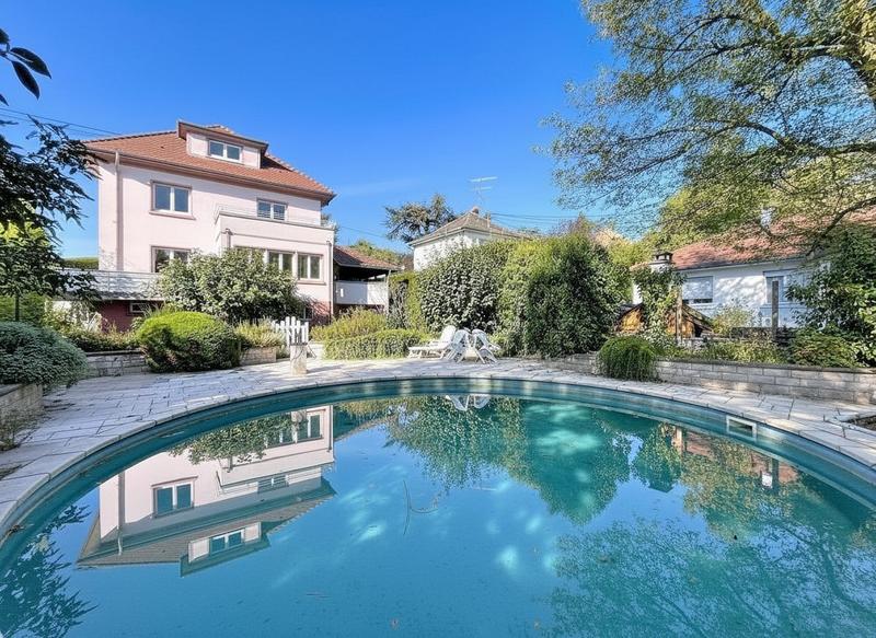 Maison - 215 m² - 8 pièces