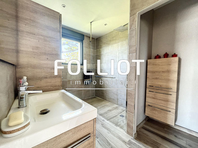 Maison - 286 m² - 7 pièces