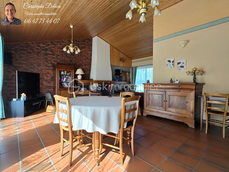 Pavillon - 211 m² - 6 pièces