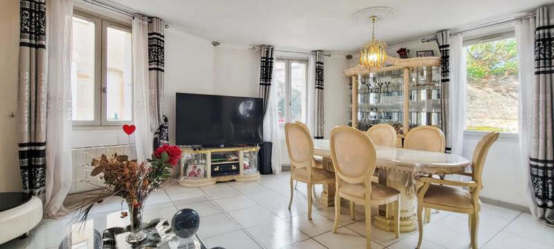 Appartement - 94 m² - 4 pièces