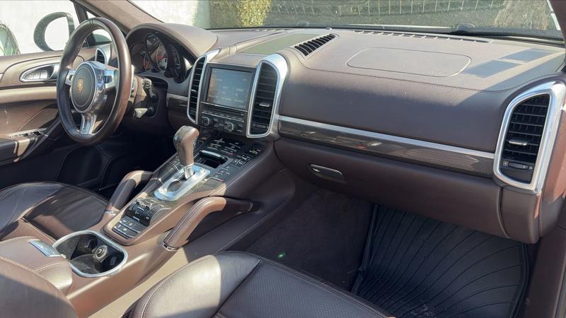 Porsche Cayenne 4.8 420 Awd Tiptronic8 Gts - Entretien constructeur Toit ouvrant