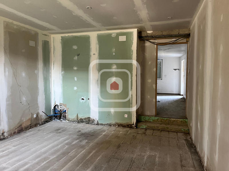 Maison - 209 m² - 3 pièces