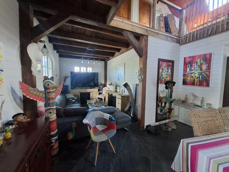 Villa - 211 m² - 9 pièces