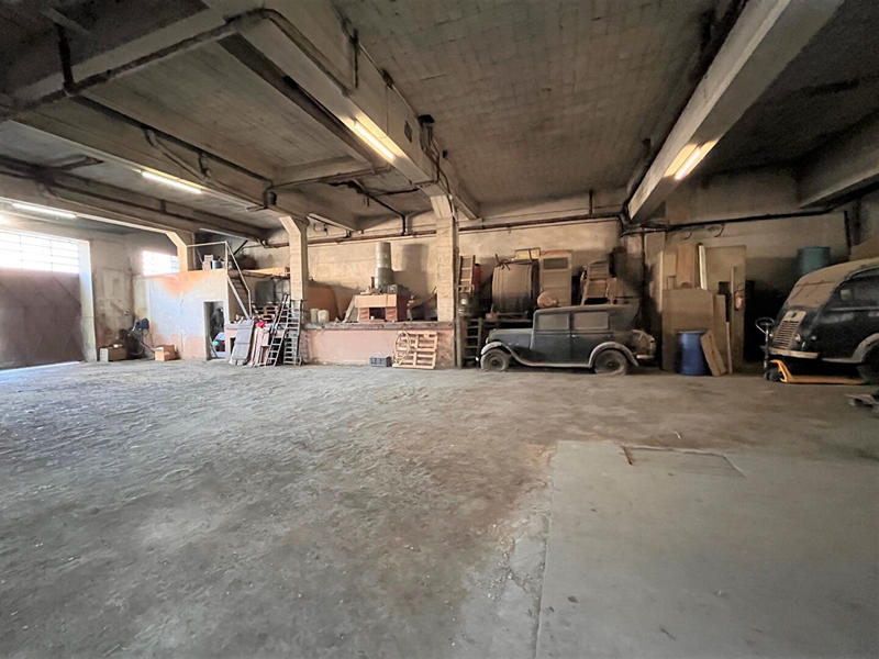 Maison - 554 m² - 7 pièces