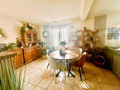 Maison traditionnelle - 88 m² - 4 pièces