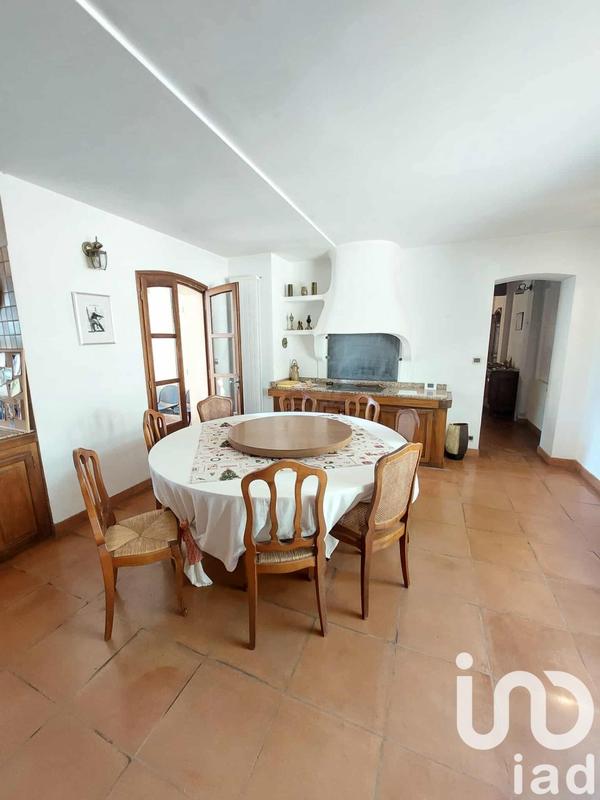 Maison - 389 m² - 10 pièces
