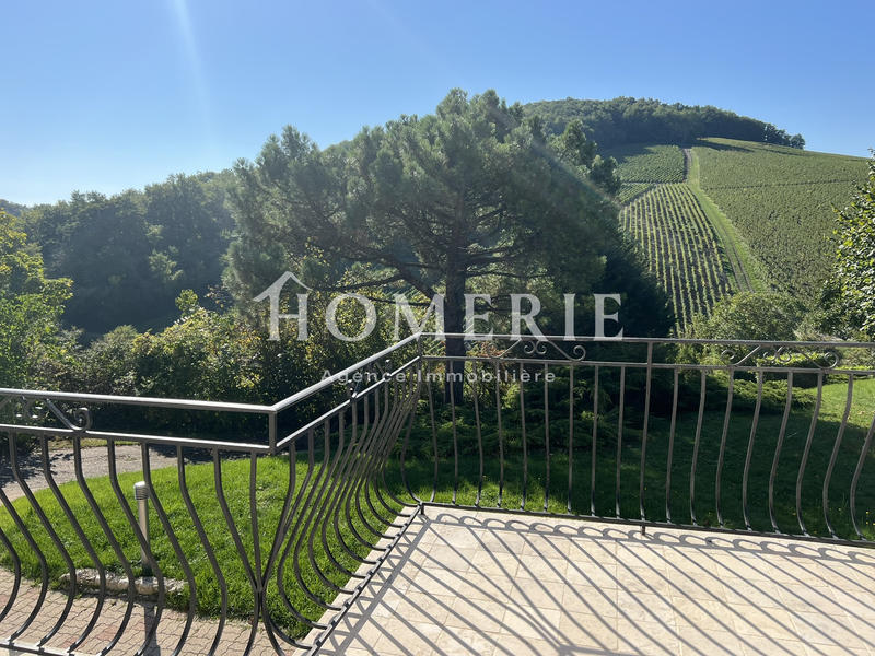 Maison - 213 m² - 9 pièces