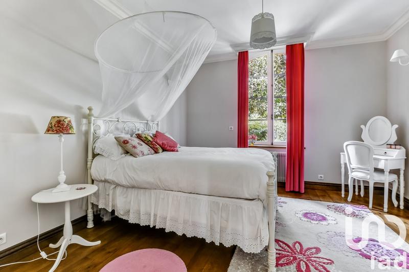 Maison - 435 m² - 11 pièces