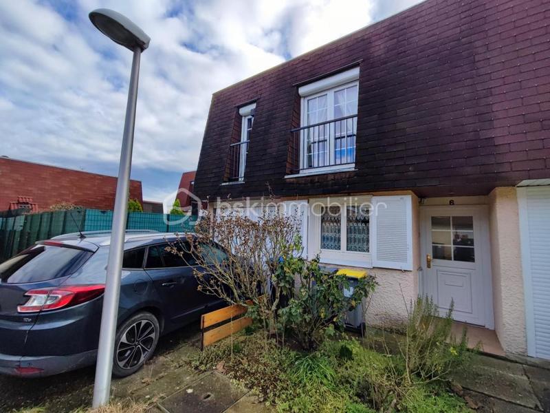 Maison - 96 m² - 6 pièces