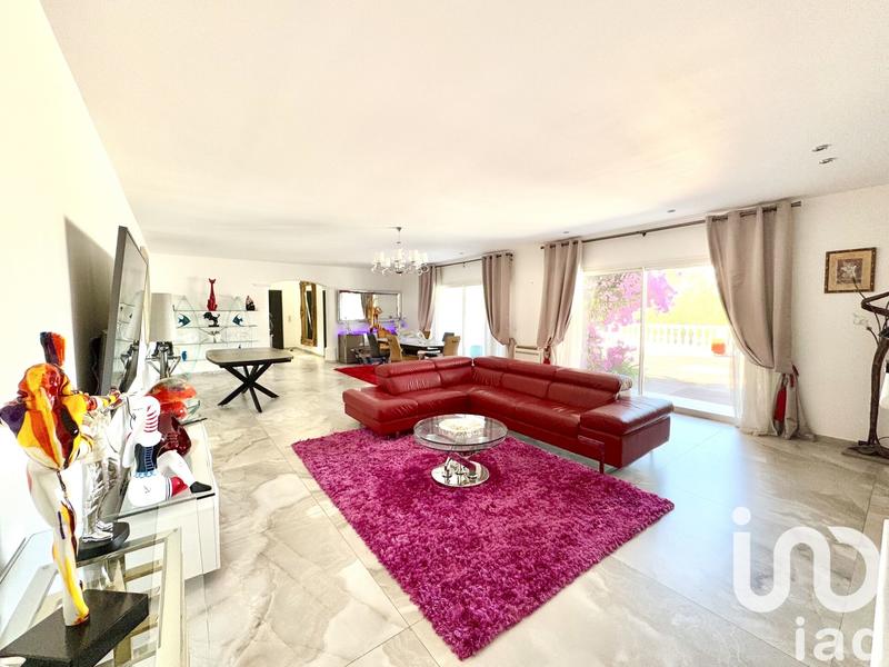 Maison - 225 m² - 7 pièces