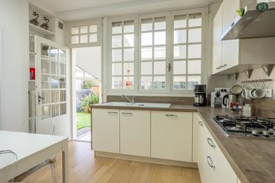 Maison - 240 m² - 10 pièces