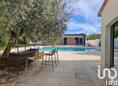 Maison - 242 m² - 7 pièces