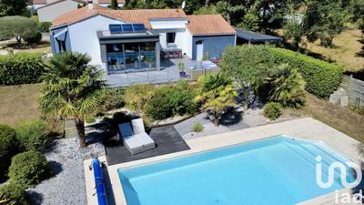 Maison - 141 m² - 5 pièces