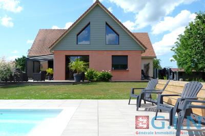 Maison - 213 m² - 10 pièces