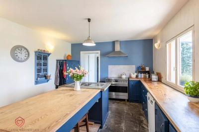 Maison - 258 m² - 9 pièces