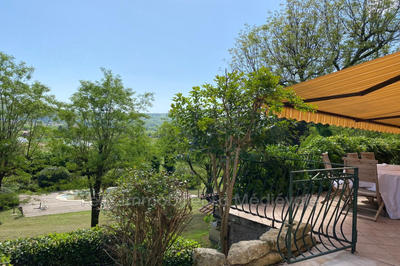 Propriété - 200 m² - 7 pièces