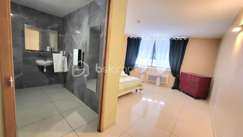 Immeuble - 981 m² - 20 pièces