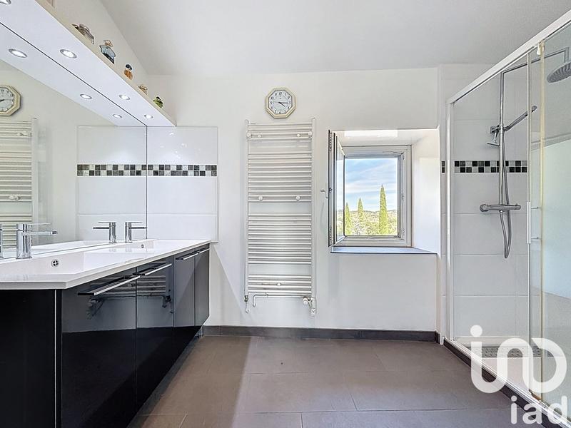 Maison - 660 m² - 16 pièces